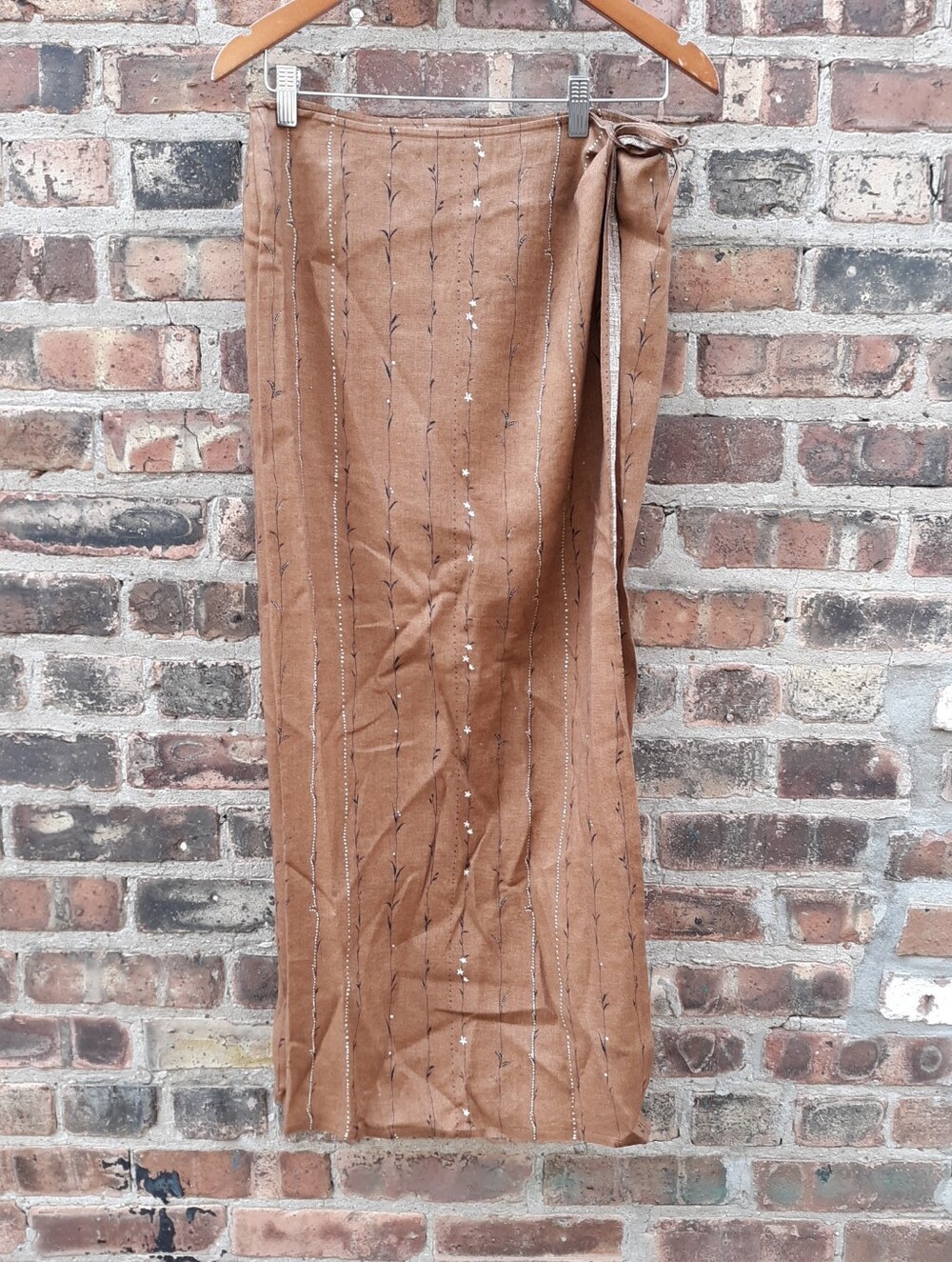 Emanuel Ungaro 100% Linen Maxi Wrap Skirt Floral Embroidered Brown Size 10/44